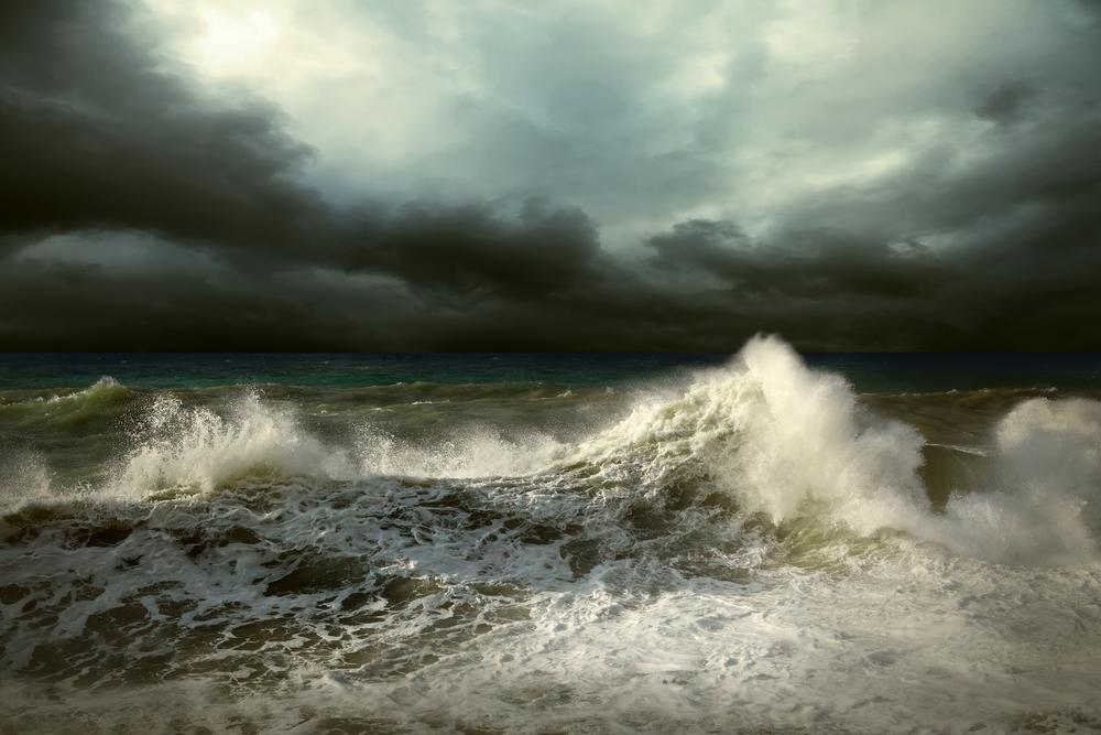 Quand l’Atlantique se déchaîne : l’alerte niveau 2 pour les vagues submersions est enclenchée