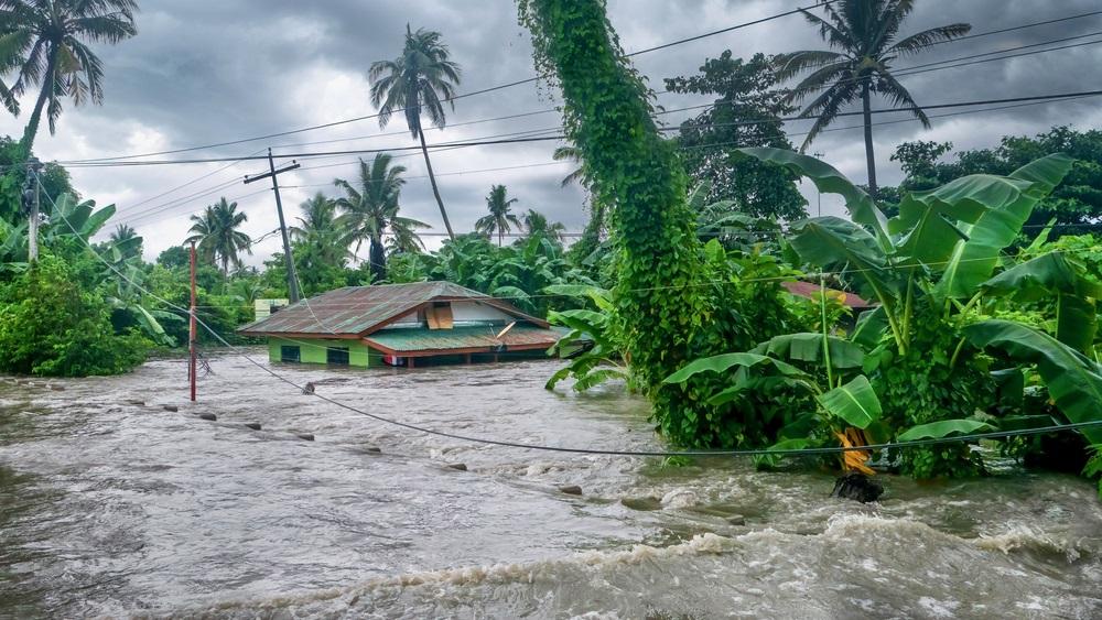 [Vidéo] Tempête aux Philippines : plus de 98 morts et des dégâts colossaux