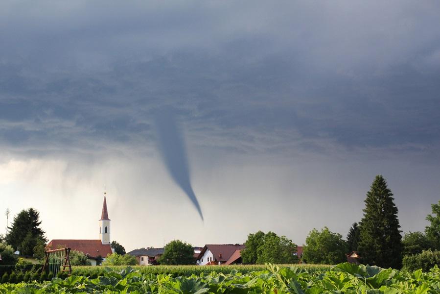 [VIDEO] Tornade à Marbella : l’Espagne sous le choc