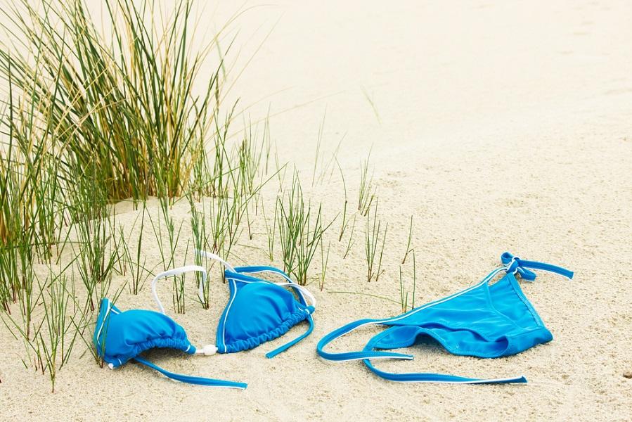 Vacances alternatives : cet été, je tente le séjour naturiste