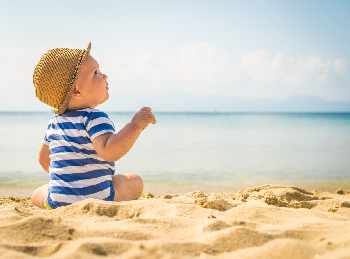 Comment réussir ses premières vacances avec un bébé ?