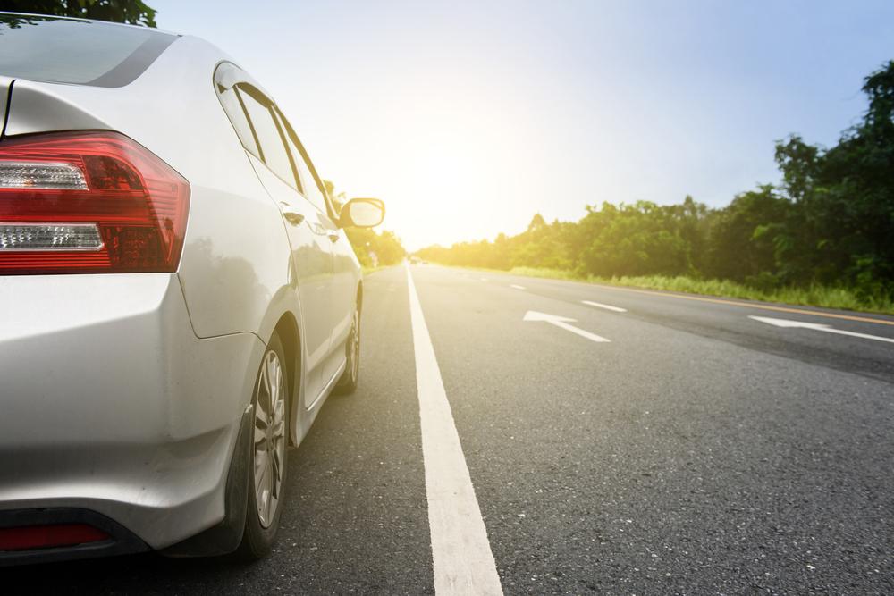 voiture sur une route