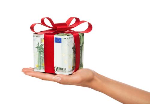 La prime de Noël sera-t-elle reconduite cette année ? (c) Shutterstock