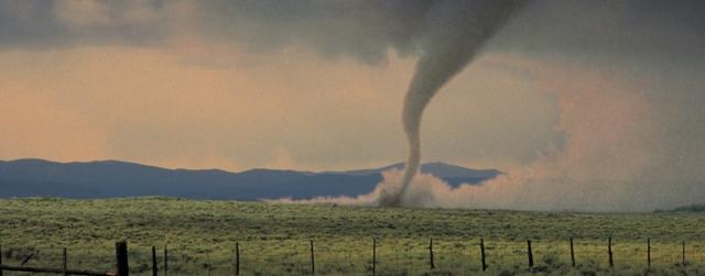 tornade-sur-prairie