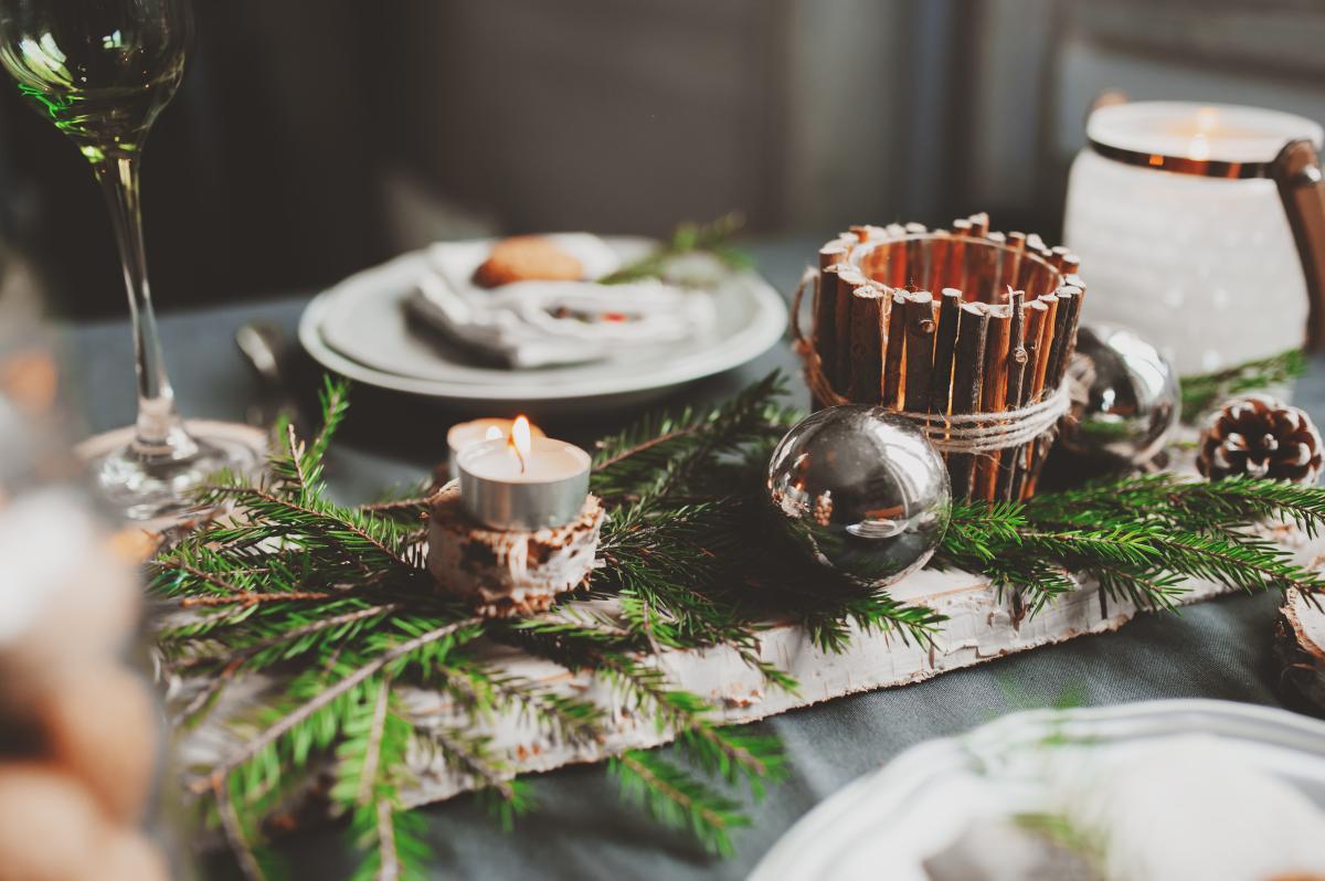 Décoration de Noël en bois : 4 idées simples pour surfer sur la tendance 