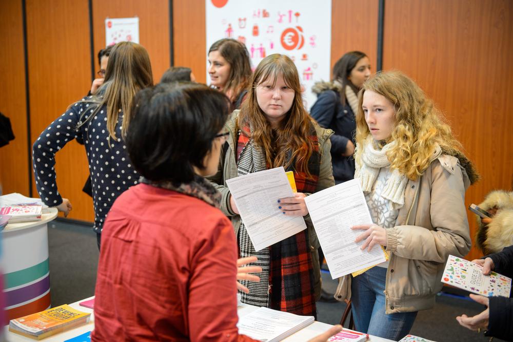 Le taux de chômage poursuit sa baisse en France.