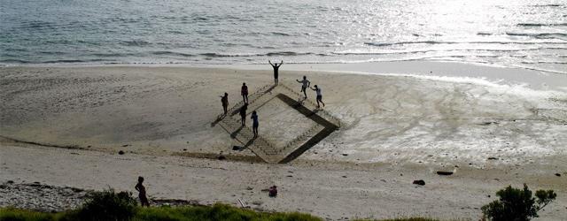 Incroyables dessins dans le sable !