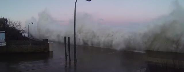 Vidéo. Tempête et grandes marées à Saint-Malo