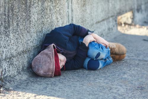 Près de neuf millions de personnes vivent sous le seuil de pauvreté en France (c) Shutterstock