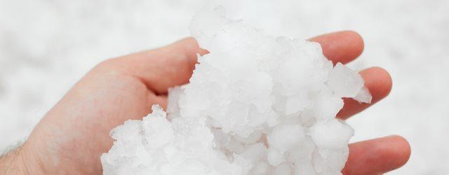 Un spectaculaire orage de grêle recouvre la Californie de blanc 