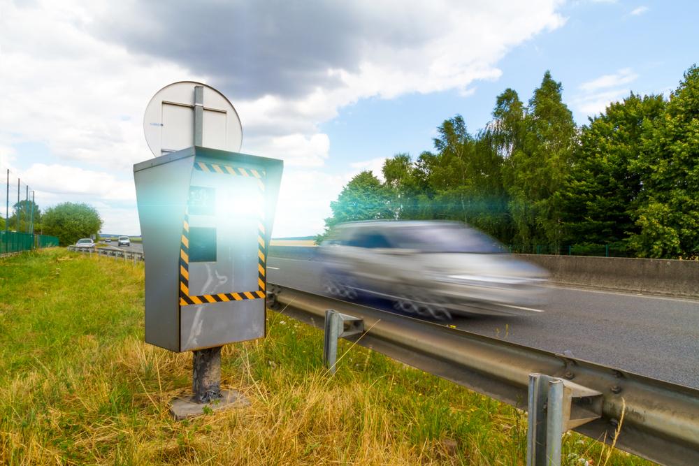 Un Belge a été flashé à 696 km/h par un radar de police, en Opel Astra...