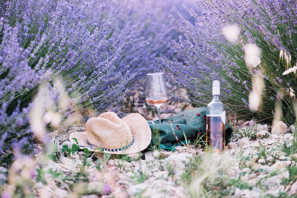 lavande vin chapeau