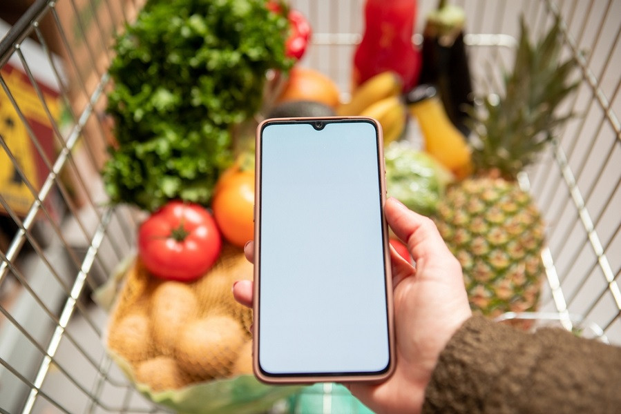 Achats, écologie & santé : 3 applis pour faire nos courses bien informés