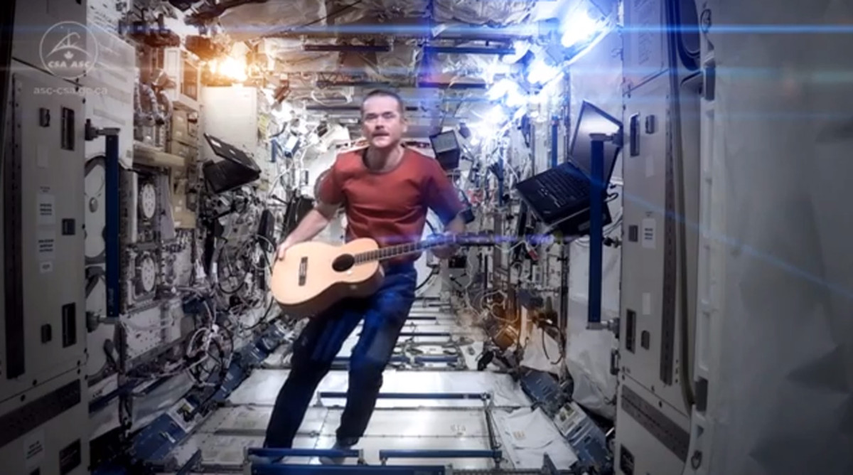 Youtube Chris Hadfield