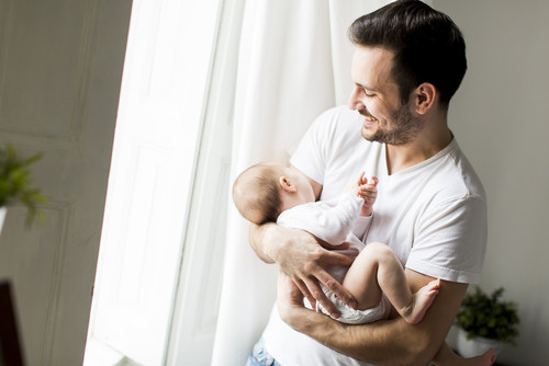 Papa et son bébé