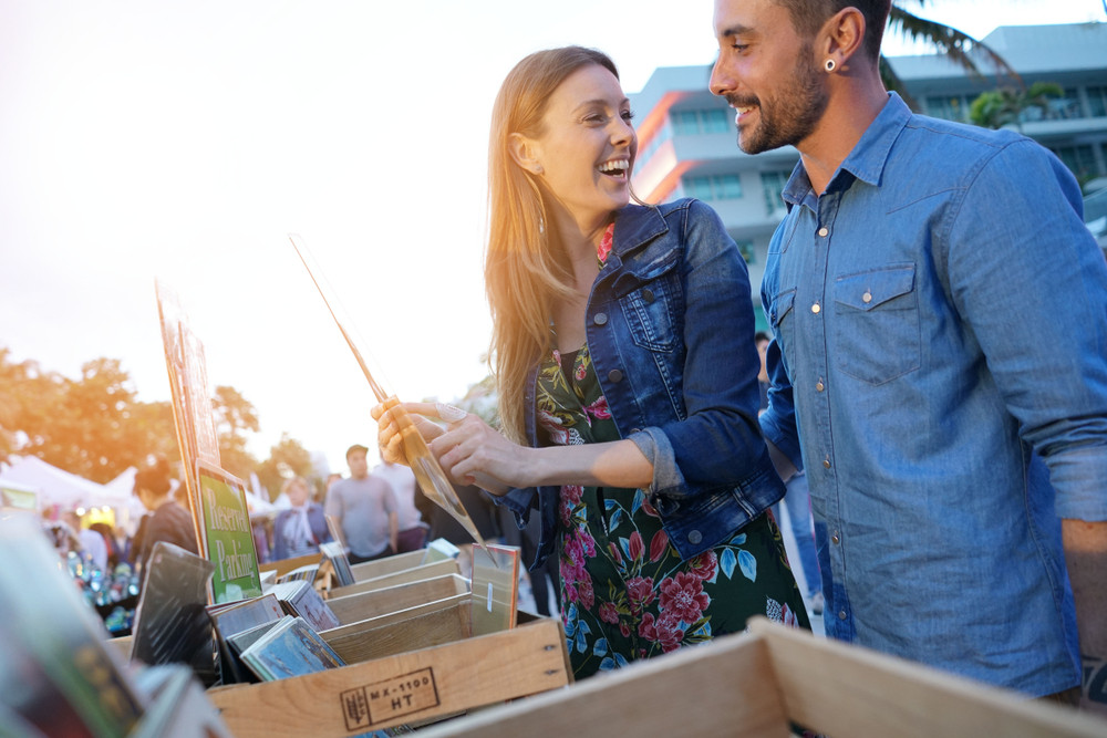 On peut faire de très bonnes affaires dans une brocante