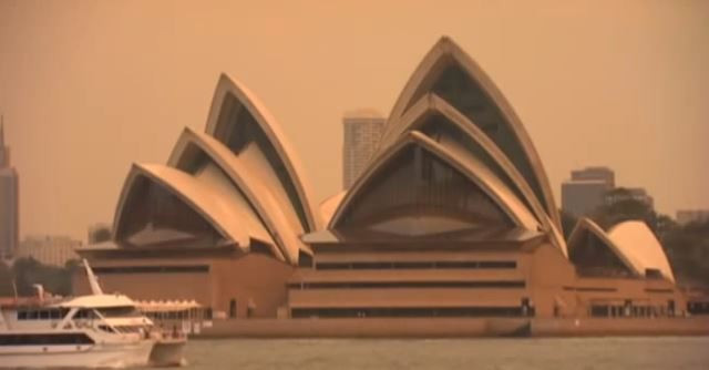 Sydney sous un épais nuage de fumée