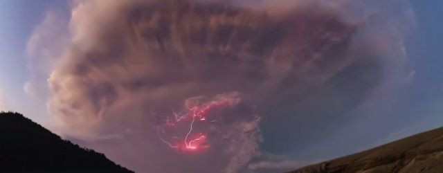 Orage volcanique spectaculaire en Patagonie