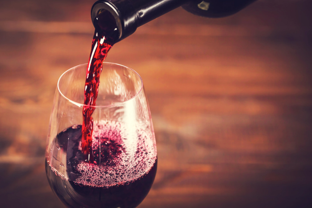 Même une faible consommation de vin induit un risque accru pour la santé.
