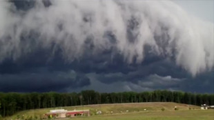 A la merci d'une impressionnante tempête océanique !