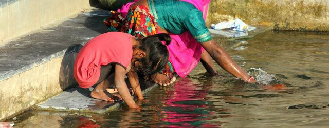 Inde : la canicule fait fondre les routes de Delhi