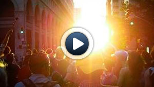 Le Manhattanhenge embrase une nouvelle fois les gratte-ciels de New York !