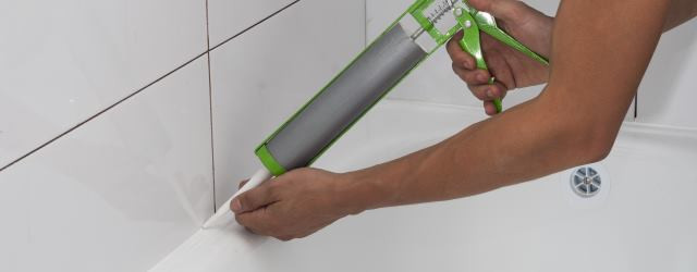 Joint de baignoire, comment le remplacer ? 