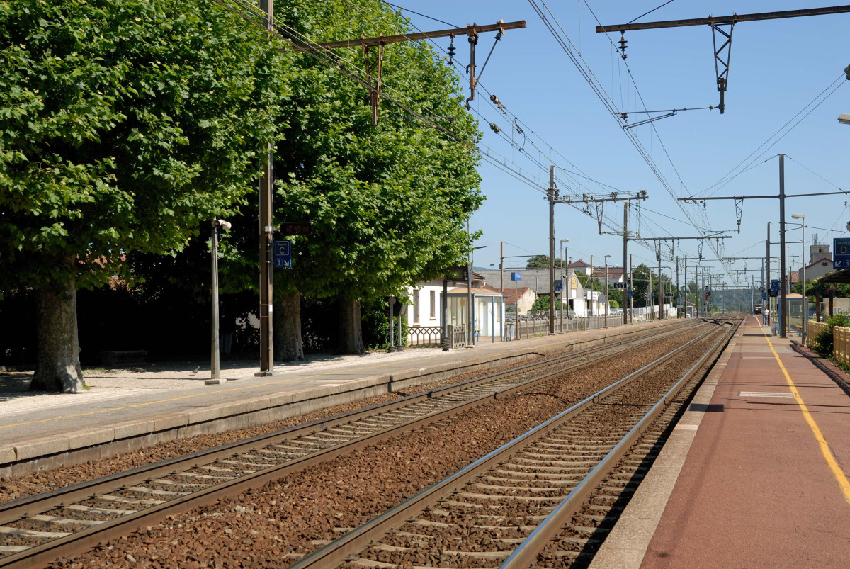 Pas de train en vue ? Si vous prenez la route, vous aurez peut-être une surprise.