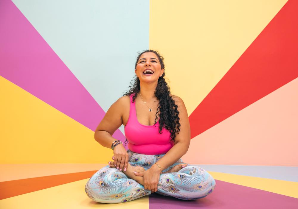 femme yoga rire bonne humeur