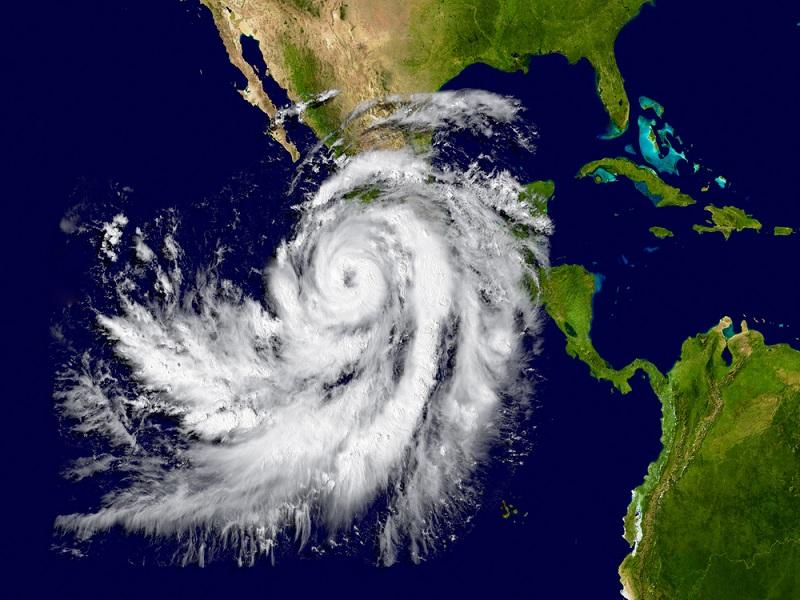 L’ouragan Roslyn & ses vents à 200km/h s’abattent sur le Mexique