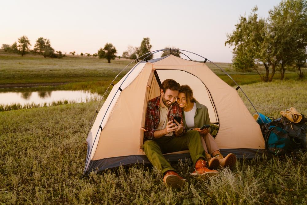 Des envies de camping insolite : découvrez des lieux incroyables où planter votre tente