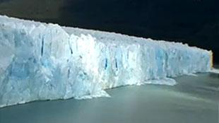 Admirez le glacier Perito Moreno !