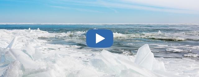 Spectacle de glace sur le Lac Supérieur dans le Minnesota