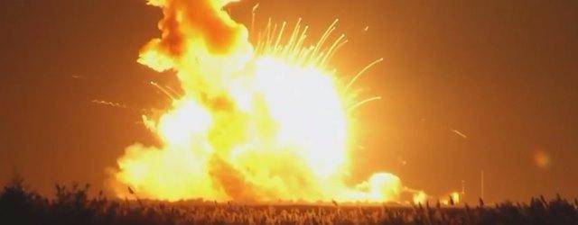 La fusée Antares explose juste après son lancement