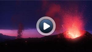 A la lueur d'une éruption volcanique