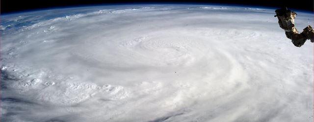 Le super typhon Haiyan vu depuis l'espace