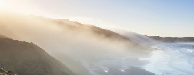 Cascade de brouillard en Islande