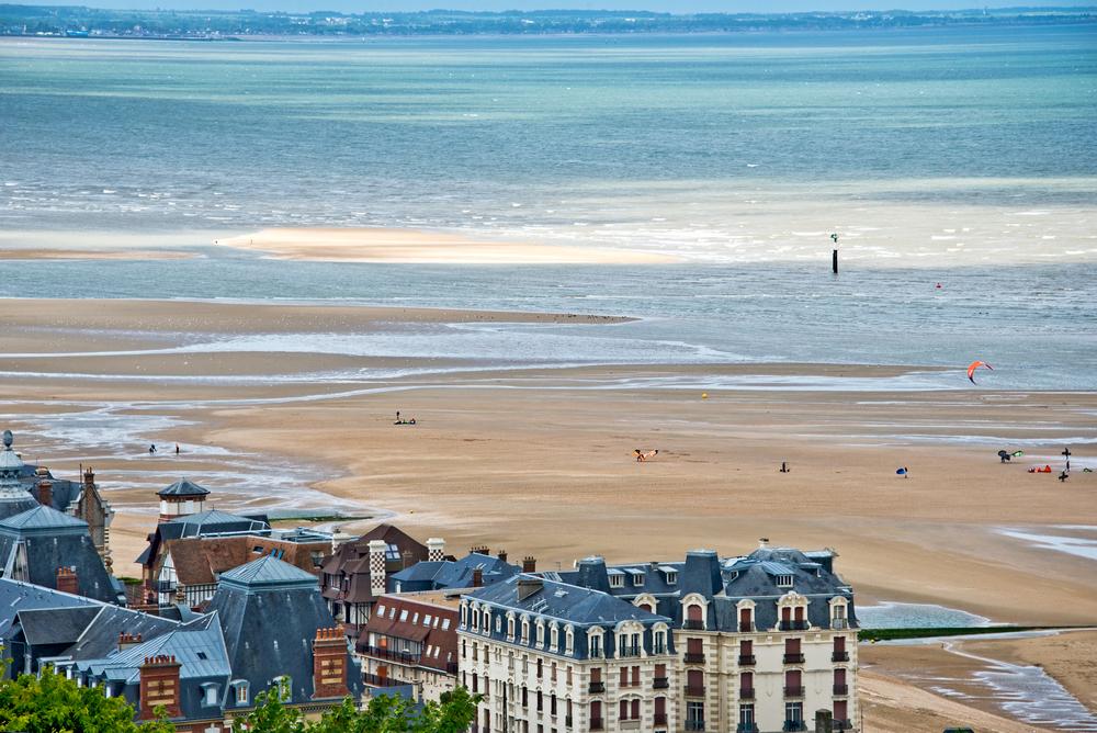 L'eau s'est fortement réchauffer sur les plages de Normandie au mois de juillet 2017.
