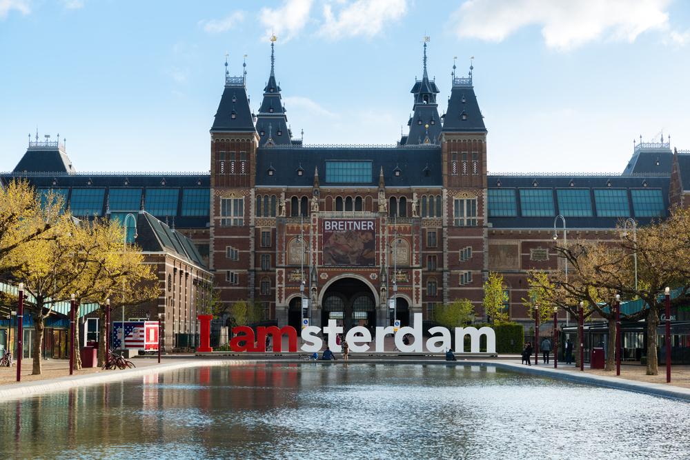 Amsterdam-ville-tourisme-politique-respect-habitants