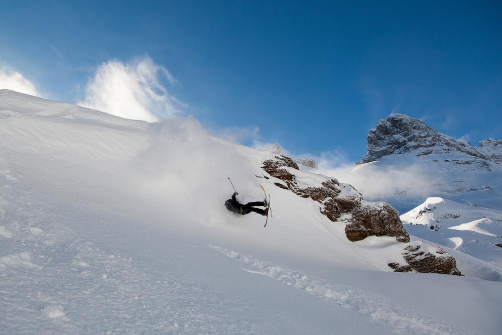 Ne faites pas du ski alpin seul à moins d'avoir appris les bases avec un moniteur.