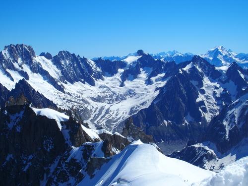 La neige devient rare dans les Alpes (c) Shutterstock
