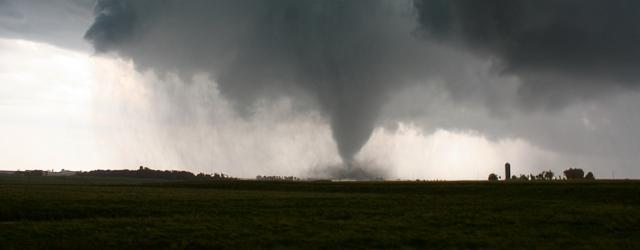 Passage éclair d'une tornade aux États-Unis