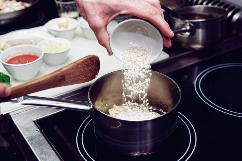 Cuire le riz avec la juste quantité d'eau ne suffit pas à éliminer l'arsenic.