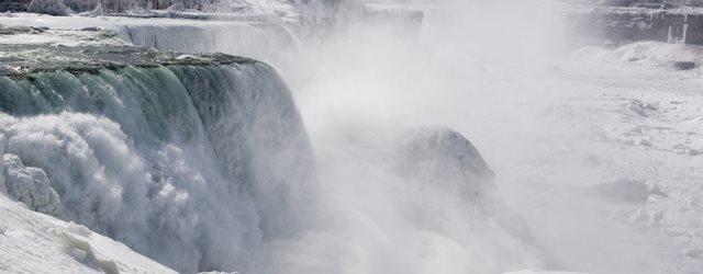 Les images impressionnantes des Chutes du Niagara gelées ! 