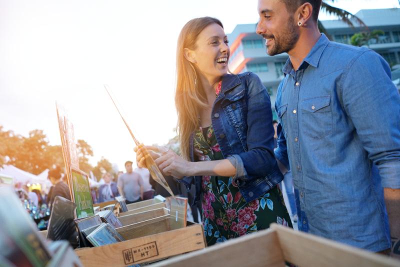 On peut faire de très bonnes affaires dans une brocante