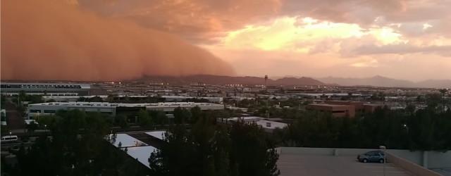 Phoenix balayée par une tempête de sable