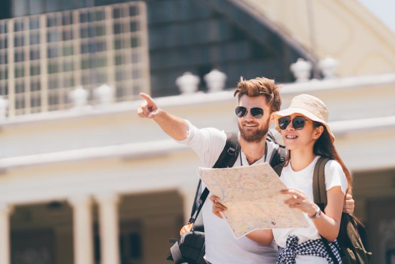 Un couple en voyage