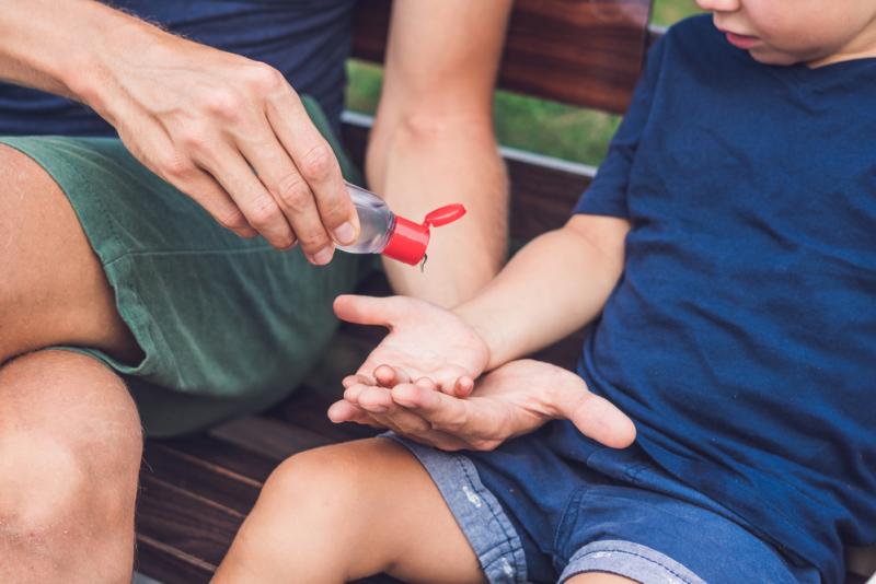Les gels antibactériens comporteraient plus de risques que de bienfaits.
