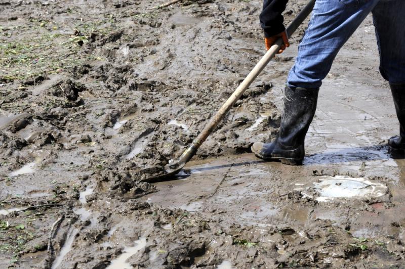 De fortes pluies ont rendu les routes impatiquables.