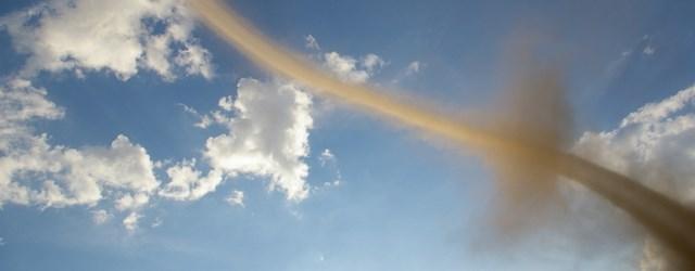 Un Dust Devil sur une plage belge